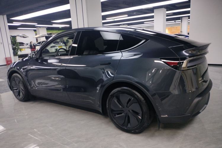Used Tesla Model Y 2025 Long-Range All-Wheel Drive First Edition