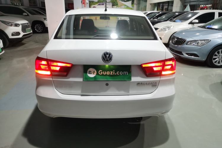 Used Volkswagen Santana 2015 1.6L Manual Fashion Edition