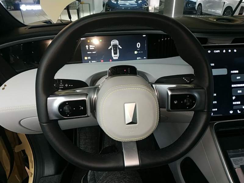 Used Avatr 11 2024 630 Rear-Wheel Drive Edition with Three Lasers — 10