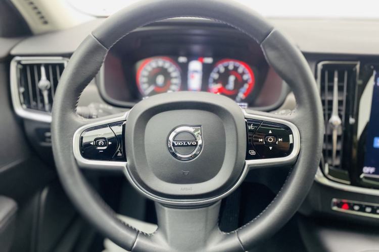 Used Volvo V90 2017 Cross Country T5 AWD Smart Range Edition Interior 8