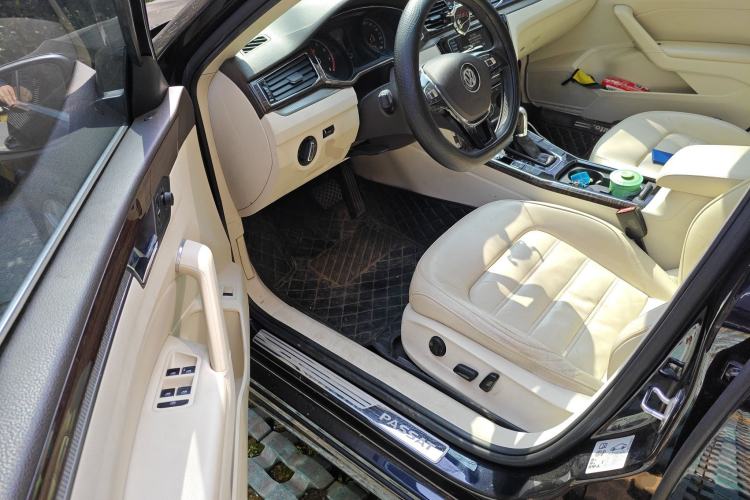 Used Volkswagen Passat 2017 330TSI DSG Luxury Edition
