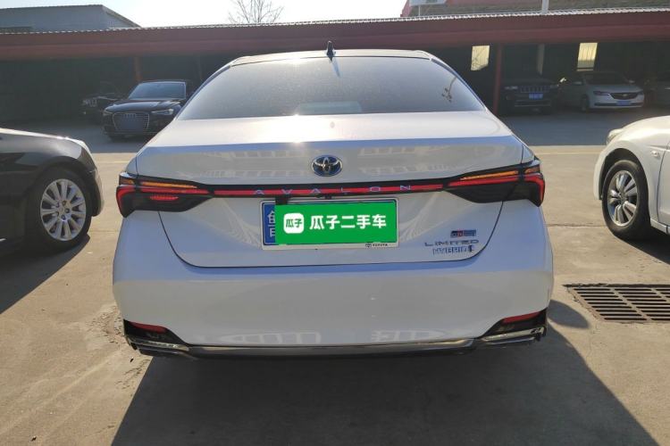 Used Toyota Avalon 2019 Dual-Engine 2.5L Limited Flagship Edition China V Standard Rear