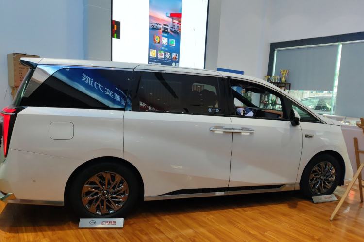 Used GAC Trumpchi Xiangwang M8 2025 Kunkun Series Ultra First-Class Cabin Exterior 5