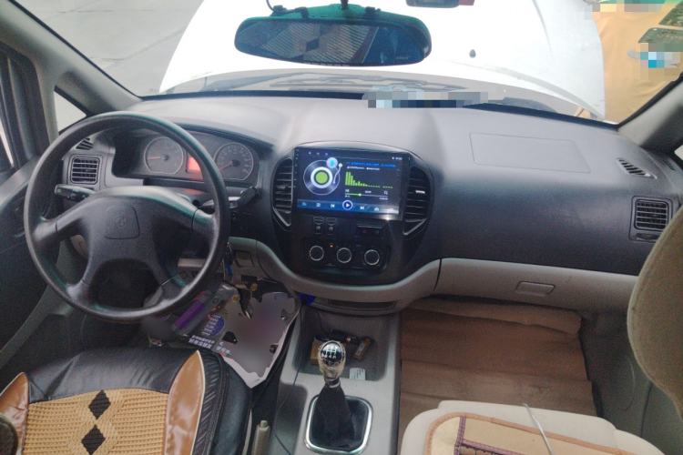 Used FORTHING Lingzhi 2016 V3 1.5L 7-Seater Comfort Model China V Standard Center Console