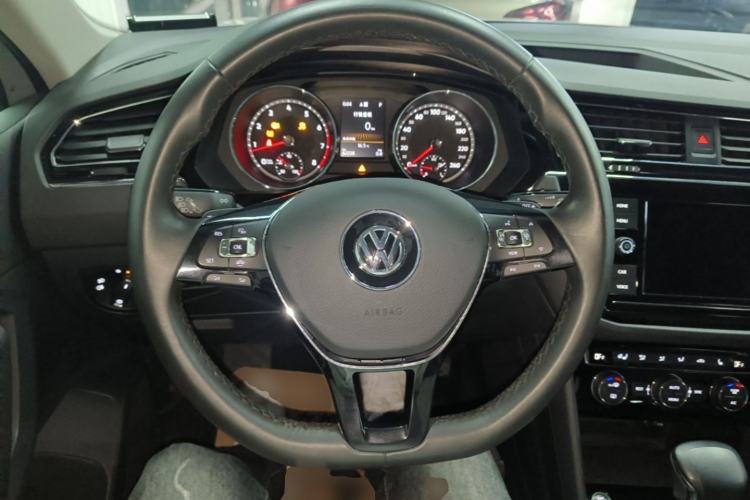 Used Volkswagen Tiguan L 2018 Facelift 330TSI Automatic Two-Wheel Drive Luxury Edition