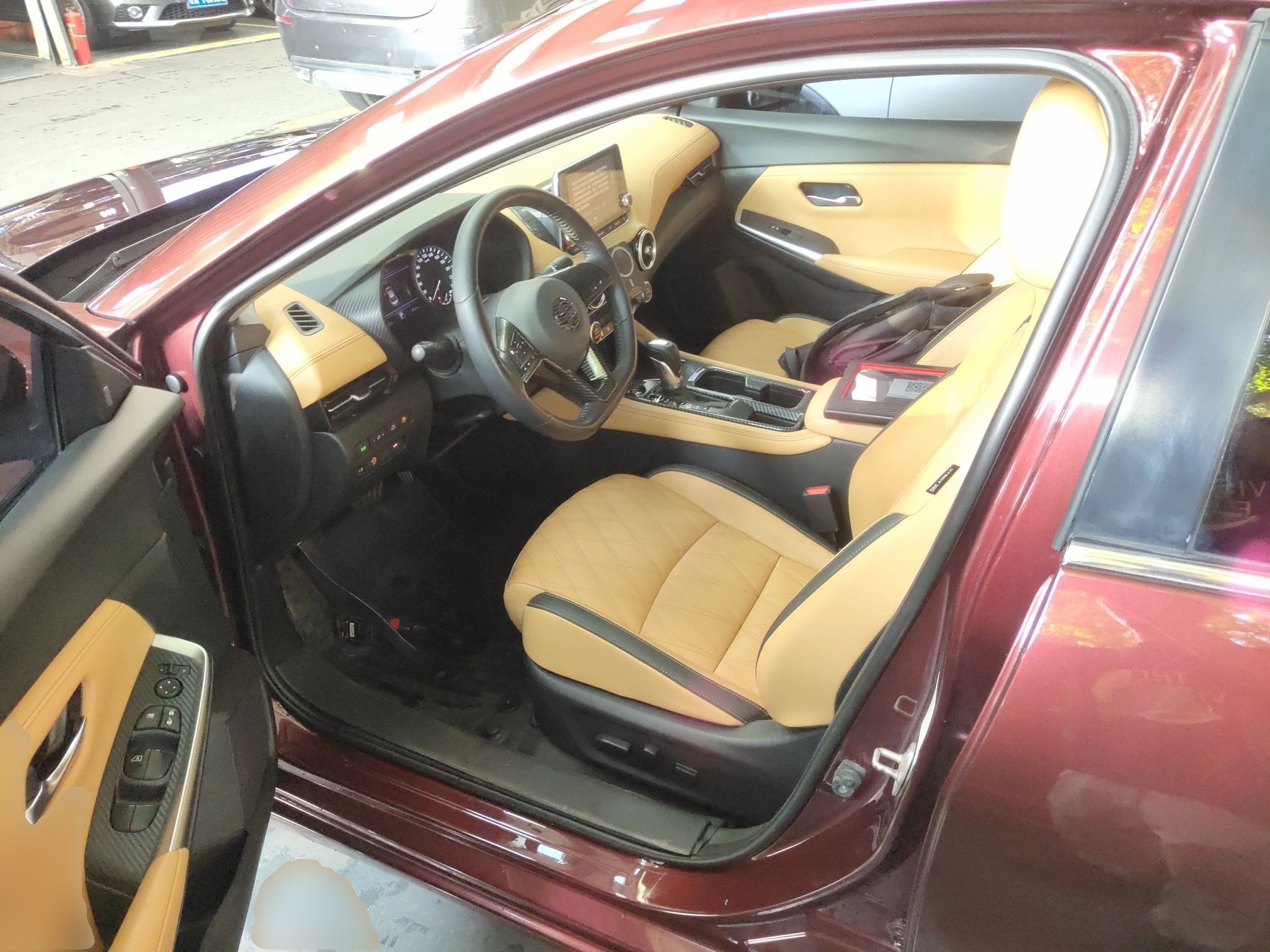 المقاعد الأمامية داخل السيارة