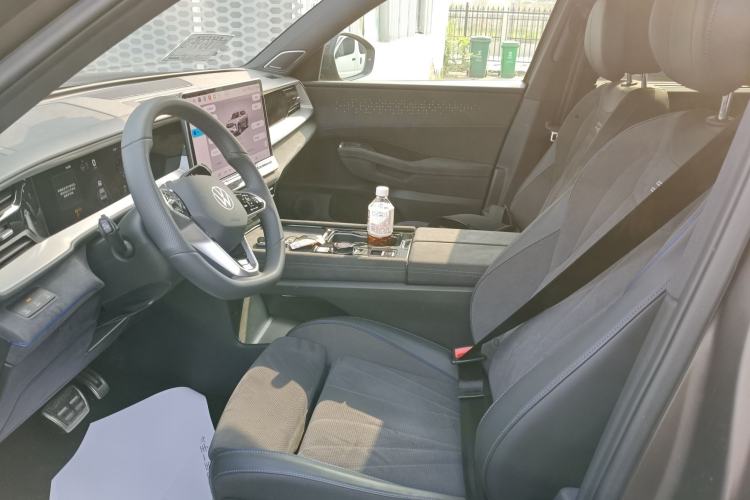 Used Volkswagen Teramont 2025 Tiguan Pro 450TSI Four-Wheel Drive Summit Edition
