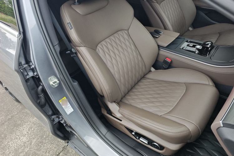 Used BYD Han 2022 EV Genesis Edition 715 km Front-Wheel-Drive Flagship Model Right Front Seat