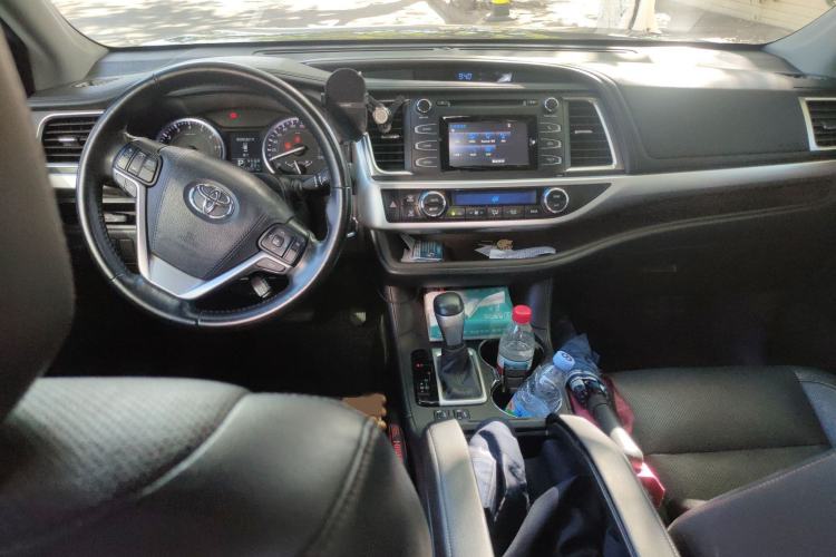 Used Toyota Highlander 2017 2.0T Four-Wheel Drive Luxury Edition 7 Seats