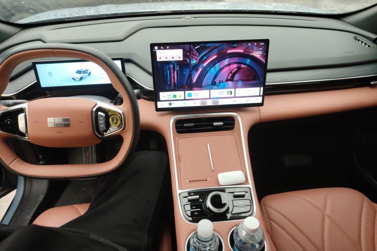 Used Geely Galaxy L6 2025 EM-i 140km Starship Edition Center Console