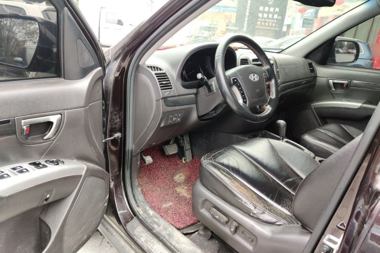 Used Hyundai Santa Fe Classic 2010 2.4 Ultimate Edition 7-Seater Four-Wheel Drive