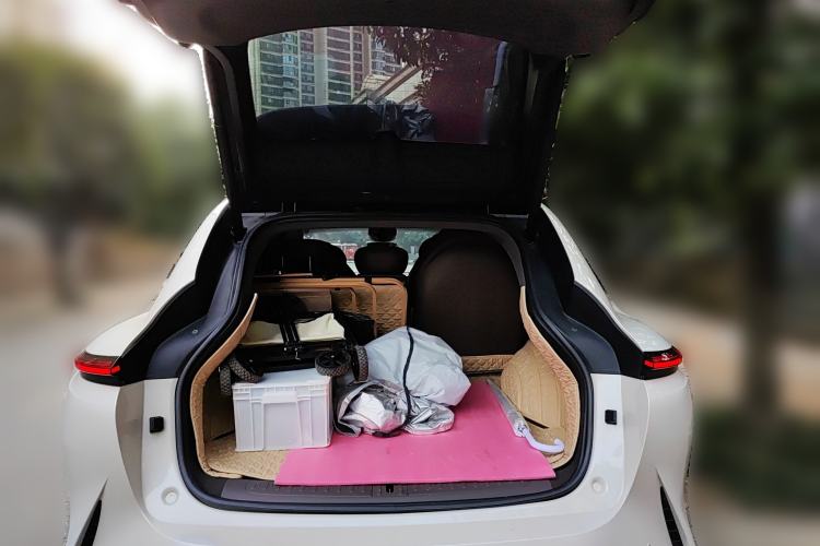 Used IM LS7 2023 90 kWh Elite Rear-Drive Version
