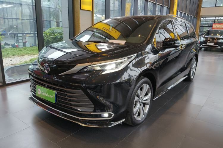 Used Toyota SIENNA 2023 2.5L Hybrid Deluxe Edition