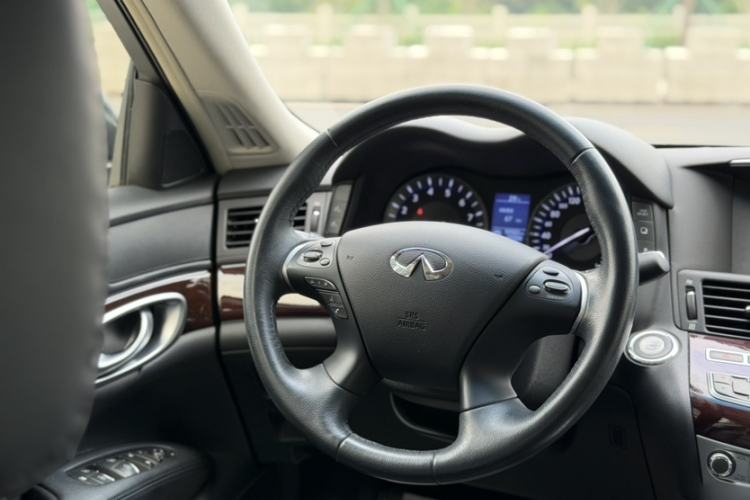 Used Infiniti Q70 2015 Q70L 2.5L Enjoyment Edition Steering Wheel