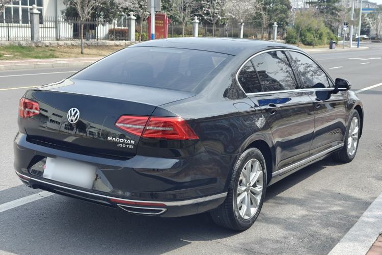 Used Volkswagen Magotan 2017 330TSI DSG Luxury Model Exterior 6