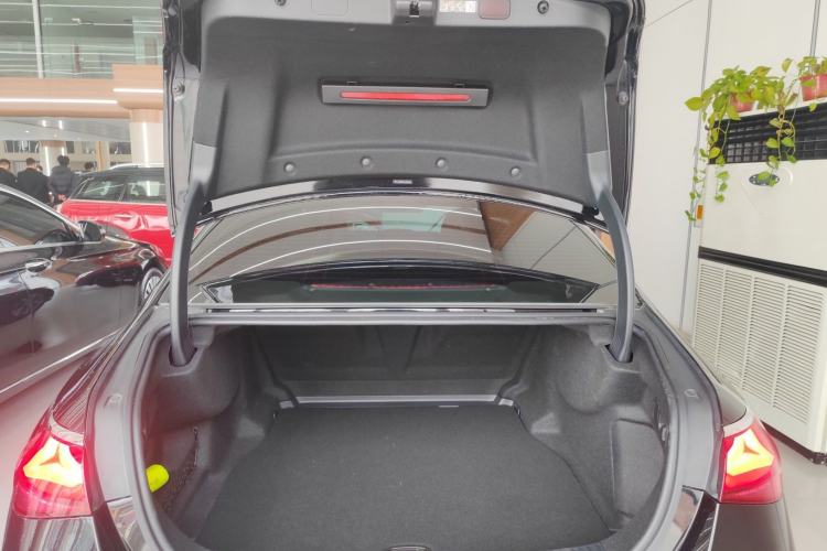 Used Mercedes-Benz E-Class 2025 Facelift E 300 L Fashion Edition