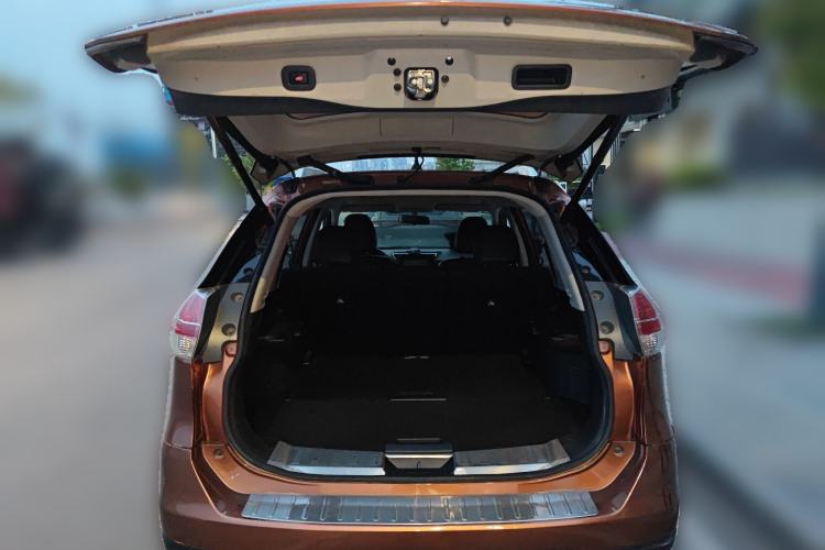 Used Nissan X-Trail 2014 2.5L CVT Luxury Edition 4WD
