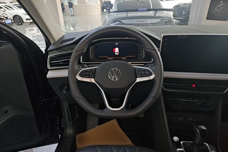 Used Volkswagen Tiguan L 2024 Outstanding Model 300TSI Automatic Two-Wheel Drive Longteng Edition Steering Wheel