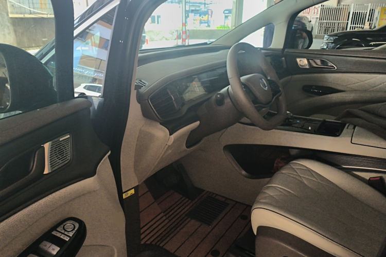 Used Denza D9 2022 DM-i 970 Four-Wheel Drive Flagship Model