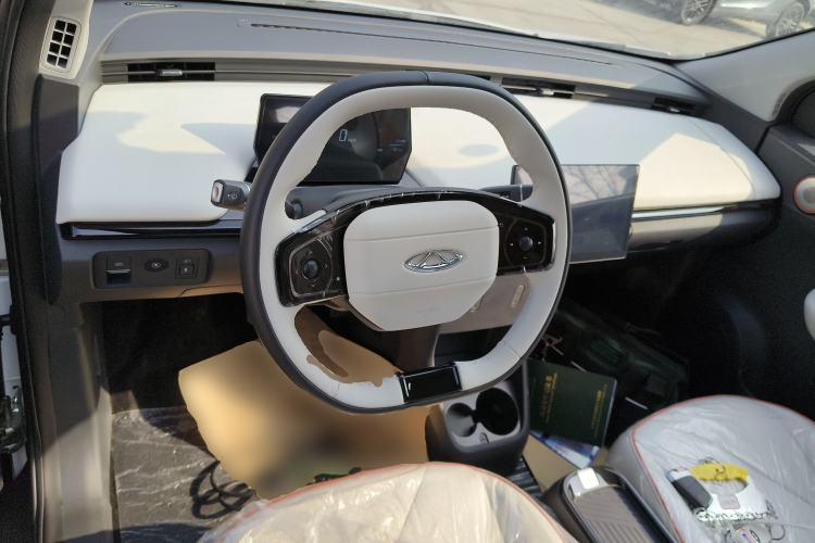 Used Chery Little Ant 2024 Facelifted 321km Beloved Edition Center Console