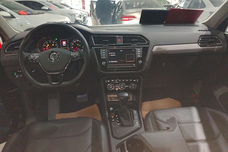 Used Volkswagen Tiguan L 2018 330TSI Automatic Two-Wheel Drive Luxury Edition
