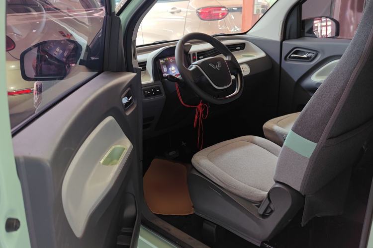Used Wuling Hongguang MINIEV 2021 Macaron Premium Model – Lithium Iron Phosphate Driver Seat