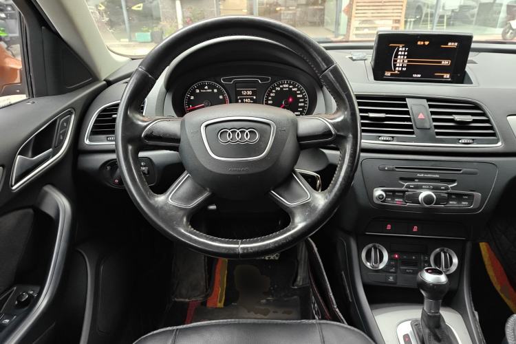 Used Audi Q3 2013 35 TFSI Ambition Edition Steering Wheel