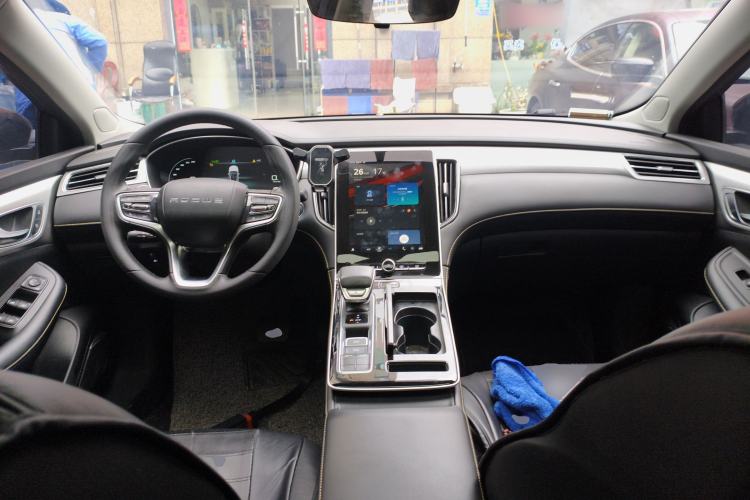 Used Roewe i6 MAX 2020 300TGI Automatic Sporty Cool Edition Center Console