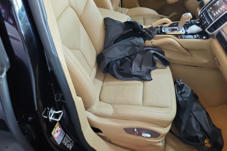 Used Porsche Cayenne 2011 Cayenne 3.0T Right Front Seat