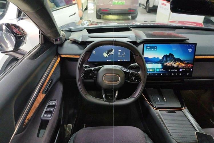 Used Lynk & Co 08 EM-P 2023 220 km Limited-Time Edition