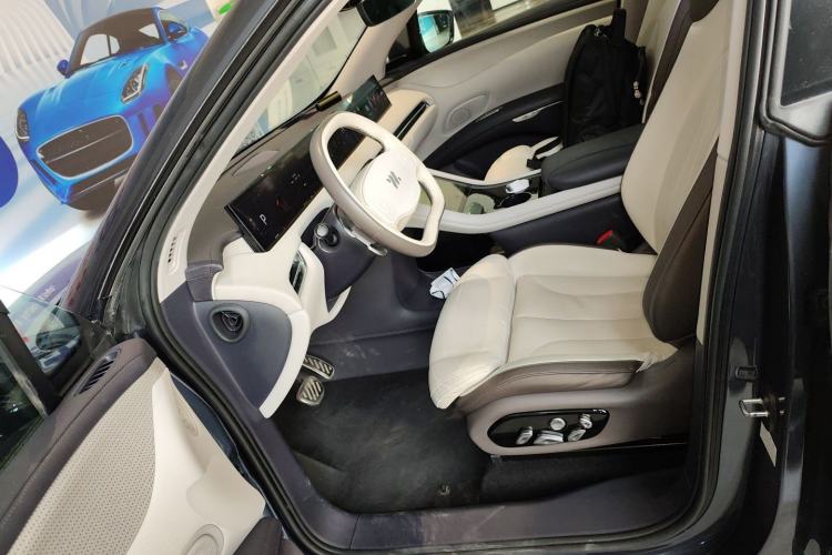 Used IM LS7 2023 100kWh Lux All-Wheel-Drive Version
