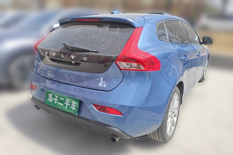 Used Volvo V40 2015 1.6T Zhiyi Edition
