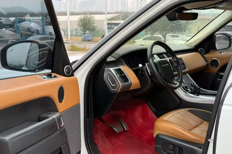 Used Land Rover Range Sport 2020 3.0 L6 HSE DYNAMIC Interior 2