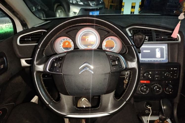 Used Citroen C4L 2015 1.2T Automatic Luxury Edition Steering Wheel