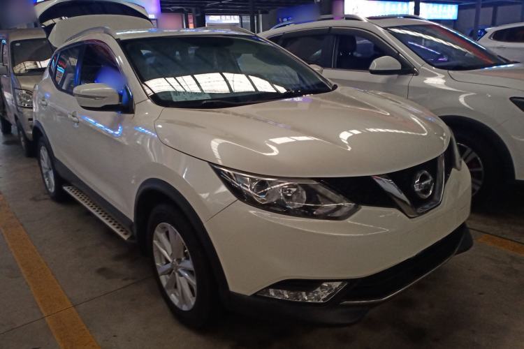 Used Nissan Qashqai 2017 2.0L CVT Elite Edition China V Standard Front Right 45 Deg