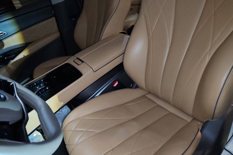 Used Denza D9 2022 DM-i 970 Four-Wheel Drive Flagship Model