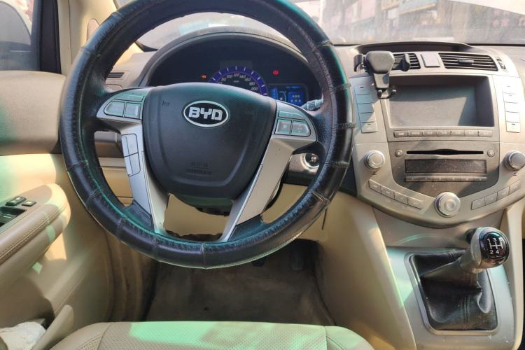 Used BYD S6 2012 2.0L Manual Luxury Version