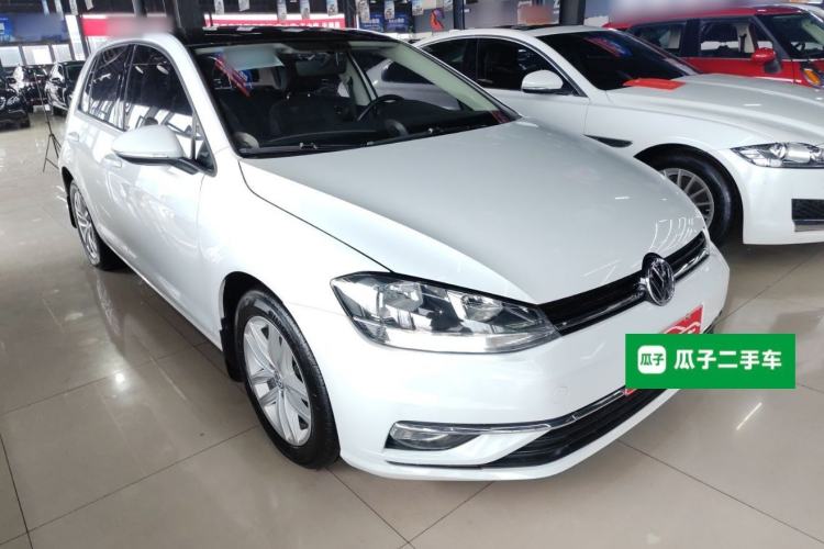 Used Volkswagen Golf 2018 1.6L Automatic Comfort Model Front Right 45 Deg