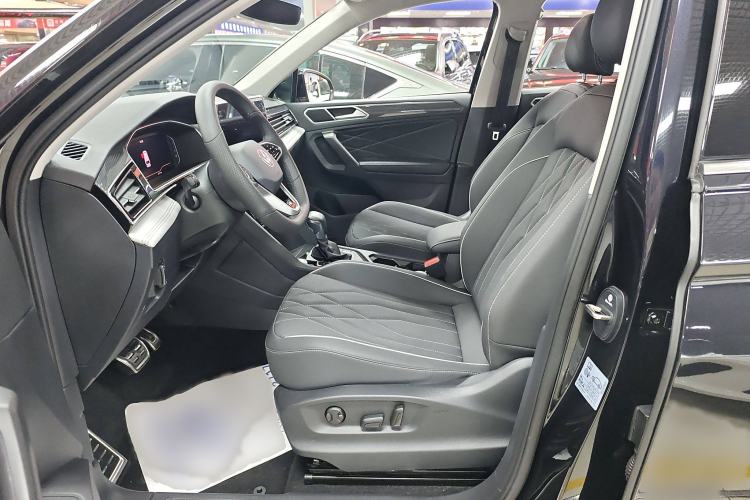 Used Volkswagen Tiguan L 2023 330TSI Automatic Two-Wheel Drive R-Line Enjoyment Edition