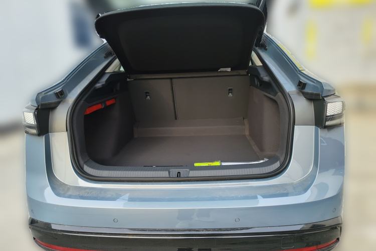 Used Volkswagen ID.7 VIZZION 2024 AIR model Trunk