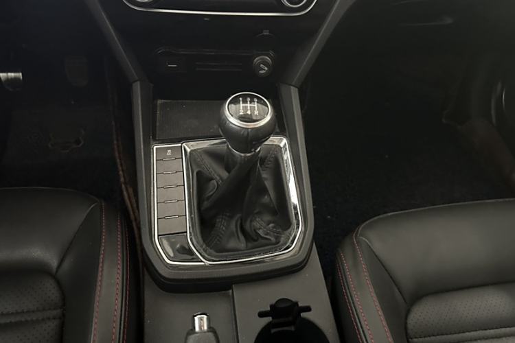 Used FORTHING Joyear S50 2017 1.5L Manual Luxury Model
