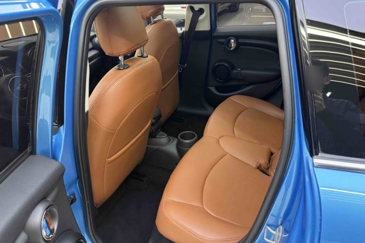 Used MINI 2016 1.2T ONE Five-Door Edition Interior 4