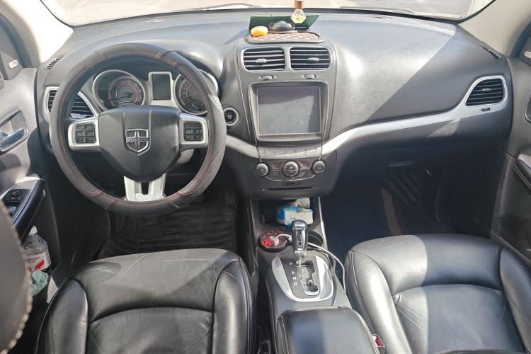 Used Dodge Journey 2013 2.4L Two-Wheel Drive Luxury Version