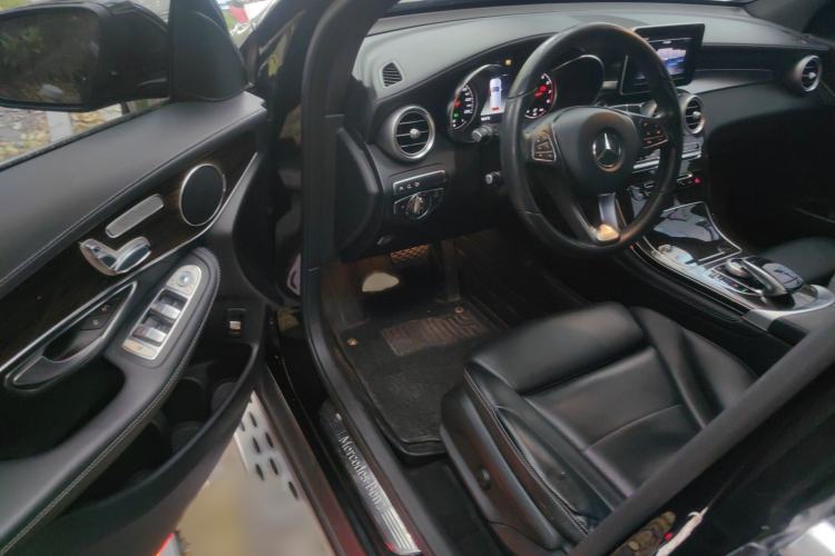 Used Mercedes-Benz GLC 2017 GLC 260 4MATIC Luxury Model