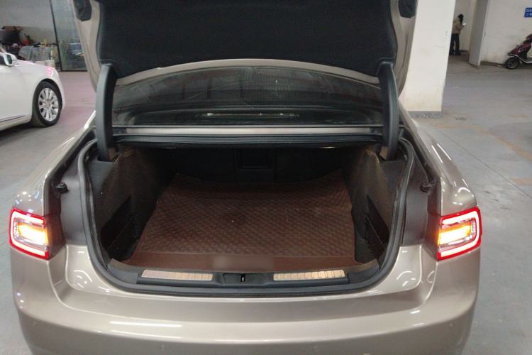 Used Lincoln Continental 2019 2.0T Two-Wheel Drive Luxury Edition China VI Standard
