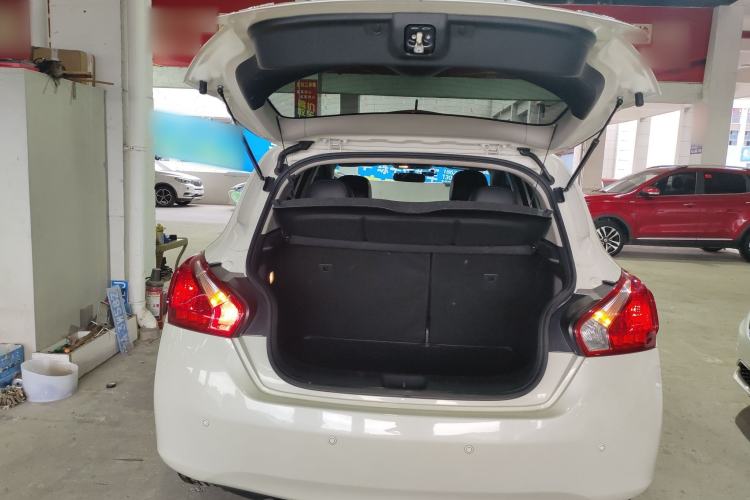 Used Nissan Tiida 2011 1.6L CVT Smart Version