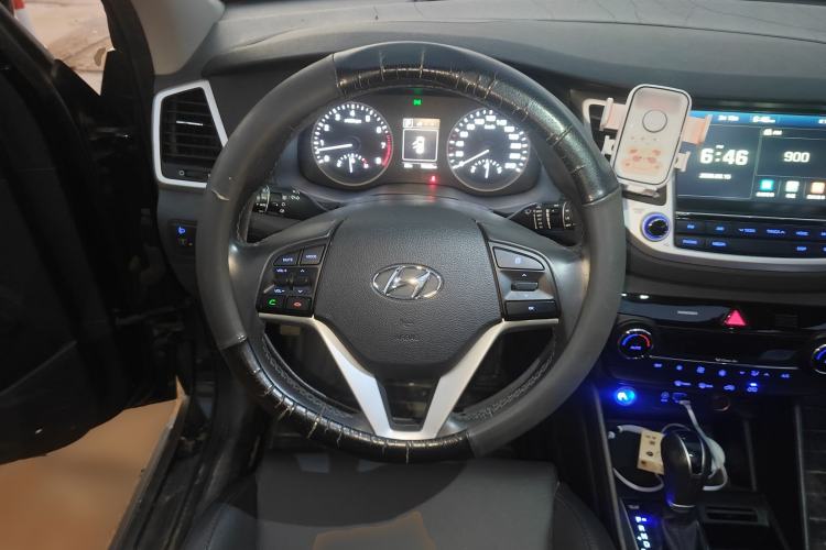 Used Hyundai Tucson 2018 1.6T Dual-Clutch Two-Wheel Drive 15th Anniversary Special Edition Steering Wheel