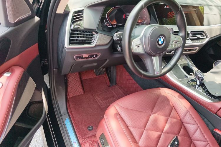 Used BMW X5 2022 xDrive 30Li Luxury M Sport Package
