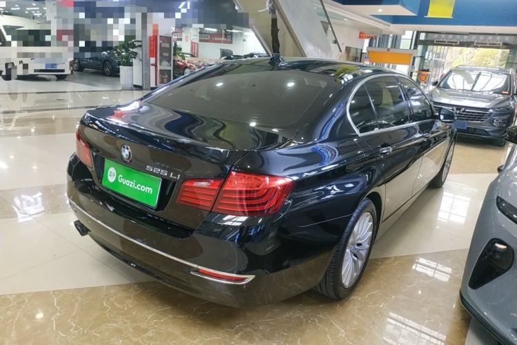 Used BMW 5 Series 2017 525Li Luxury Design Package Rear Right 45 Deg