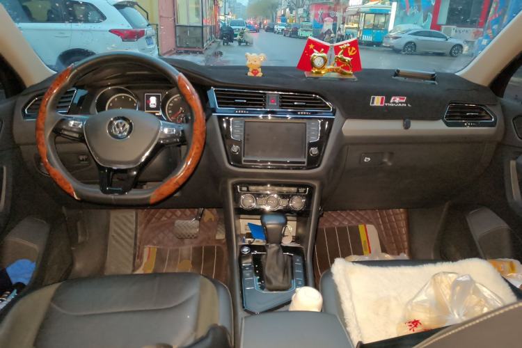 Used Volkswagen Tiguan L 2018 330TSI Automatic Two-Wheel Drive Luxury Edition Center Console